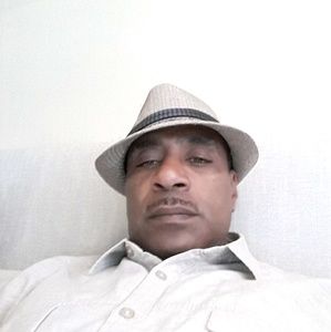 Meet your Posher, Lawrence